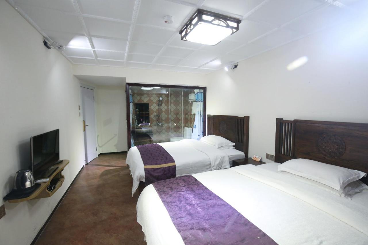 Lqj Riverside Guest House Фенян Екстериор снимка