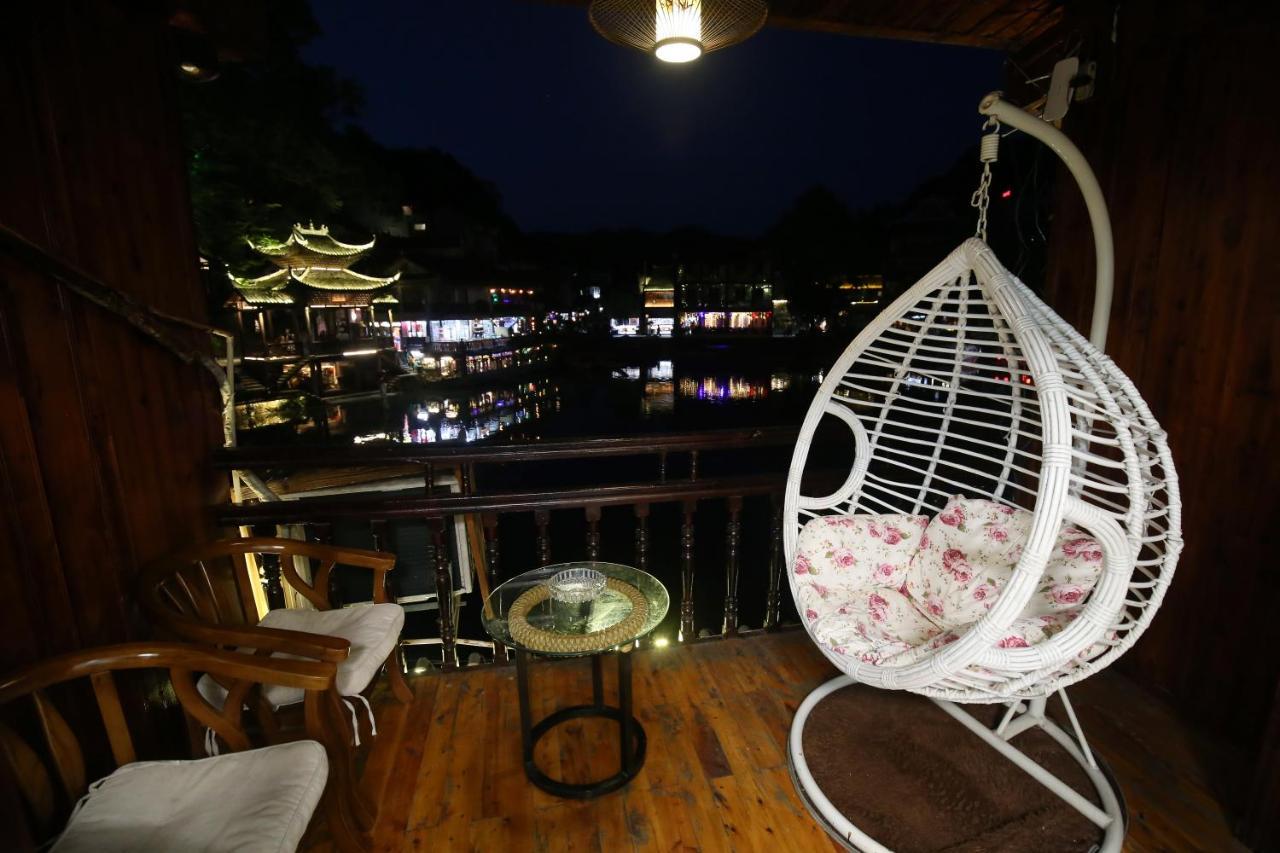 Lqj Riverside Guest House Фенян Екстериор снимка