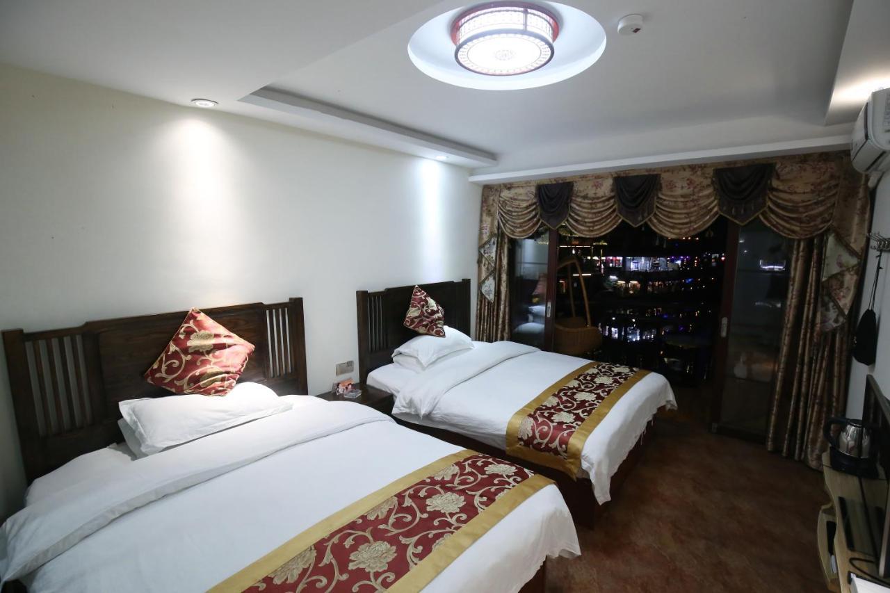 Lqj Riverside Guest House Фенян Екстериор снимка