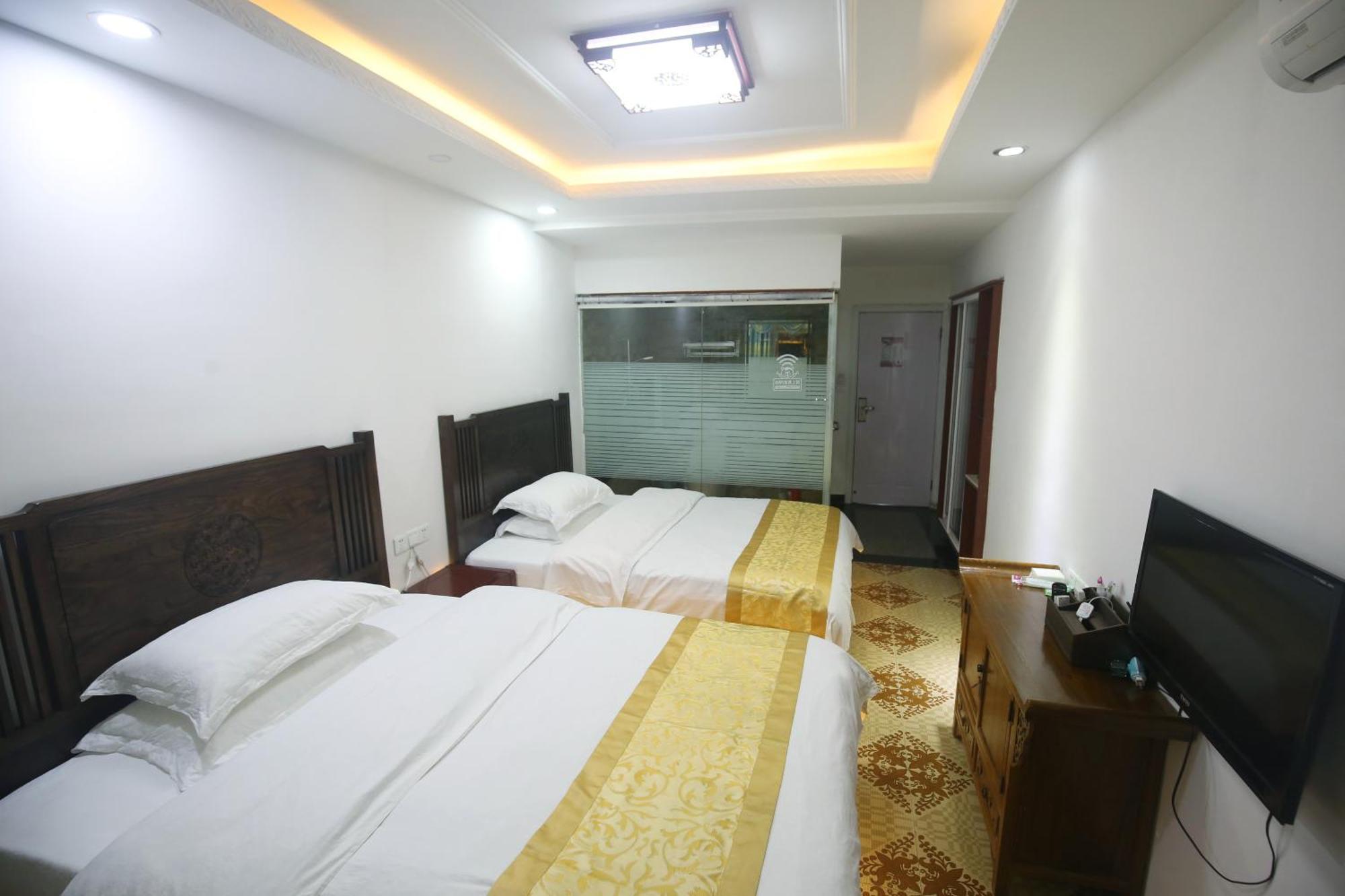 Lqj Riverside Guest House Фенян Екстериор снимка