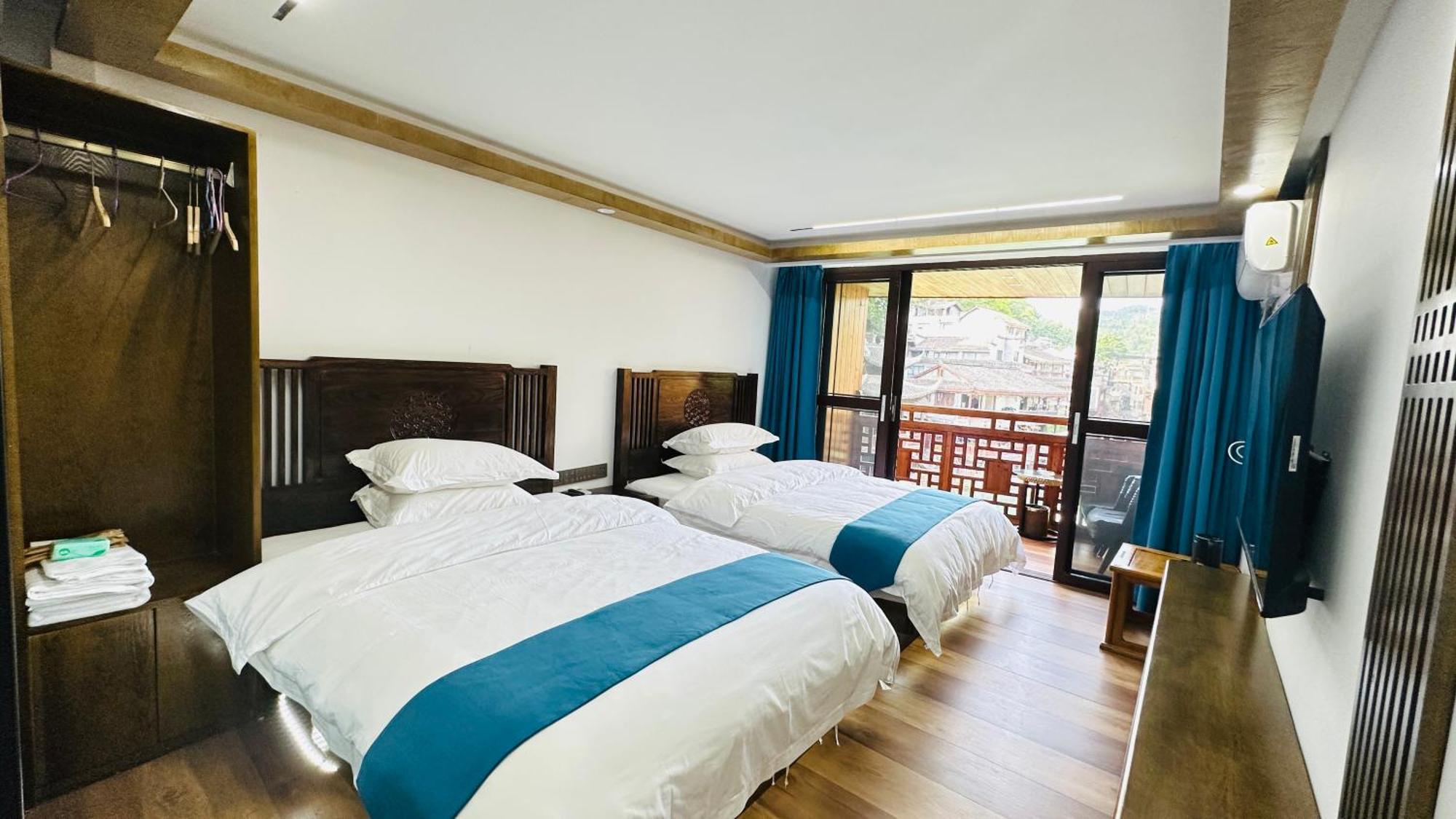 Lqj Riverside Guest House Фенян Екстериор снимка