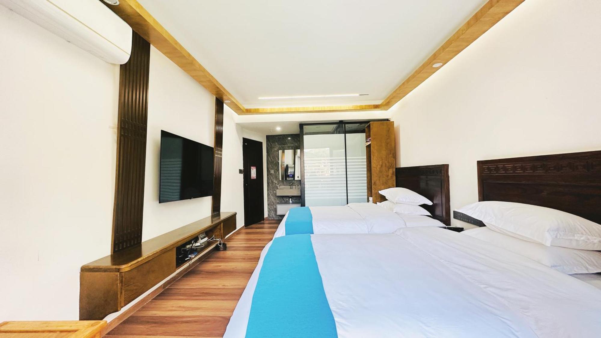 Lqj Riverside Guest House Фенян Екстериор снимка