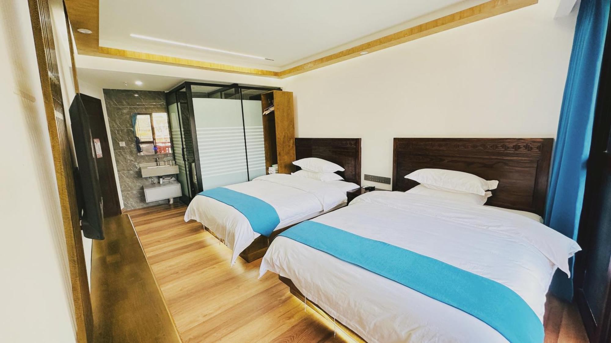 Lqj Riverside Guest House Фенян Екстериор снимка